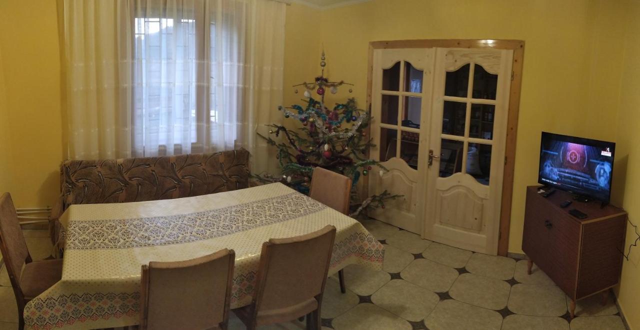Гірська Роса Apartamento Verkhniy Yasenov Exterior foto